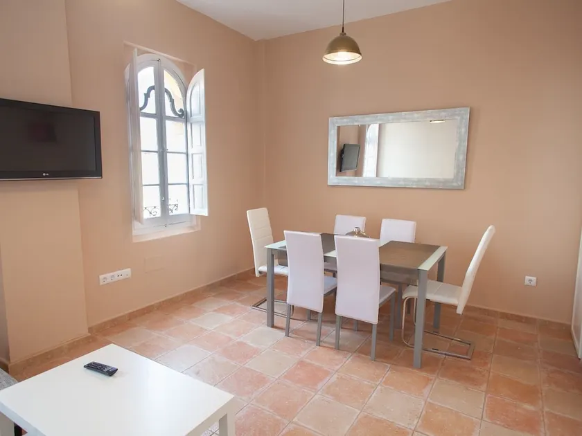Apartamentos Puerta De La Maestranza - Image 1