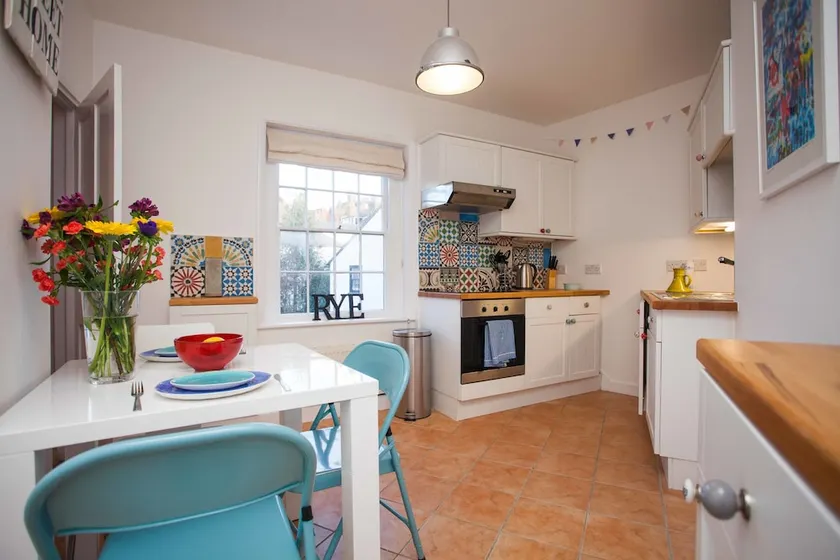 Super central flat in Rye - Image 1