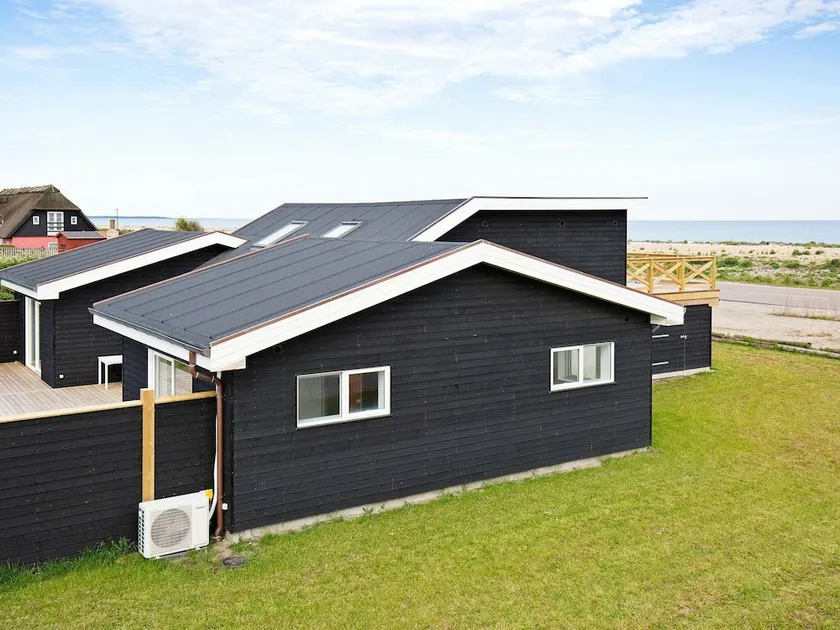 Modern Holiday Home in Hundested Near the Ocean - Image 1