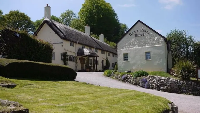 Home Farm Hotel & Restaurant - Image 1