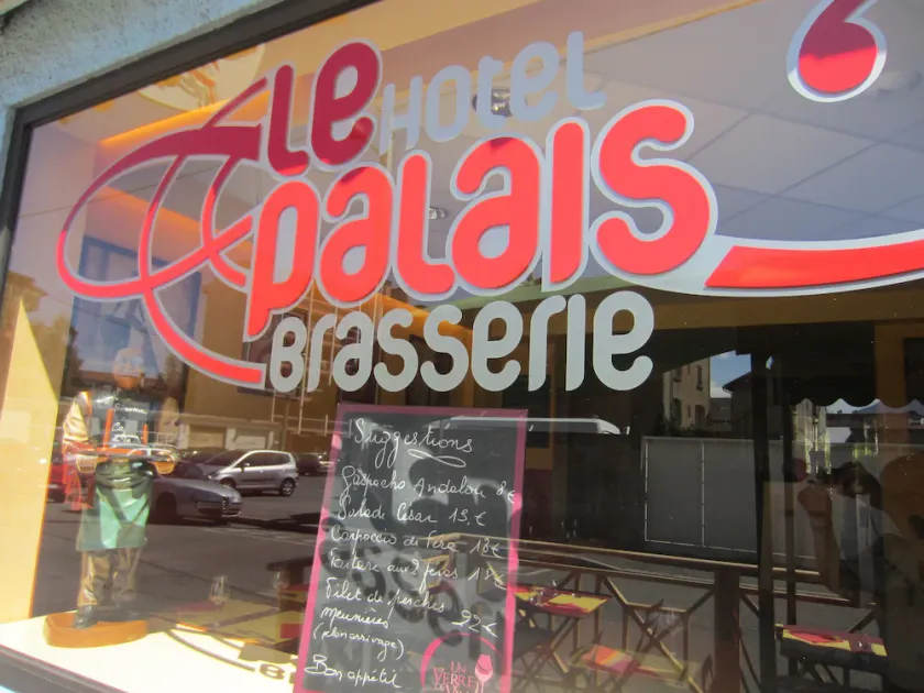Hôtel Café du Palais - Image 1