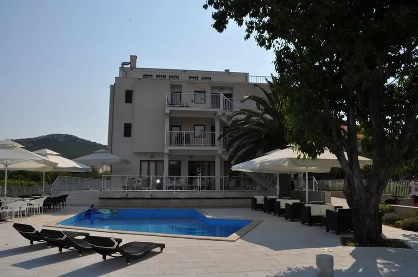 Aparthotel Mediteran - Image 1