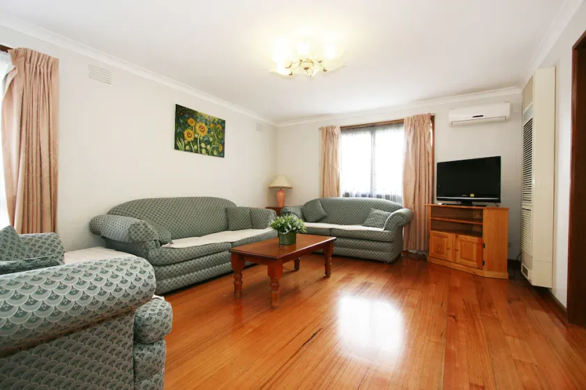 40 Thames Holiday Unit - Image 1