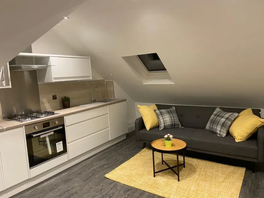 Coulsdon Place Apartments - Image 1