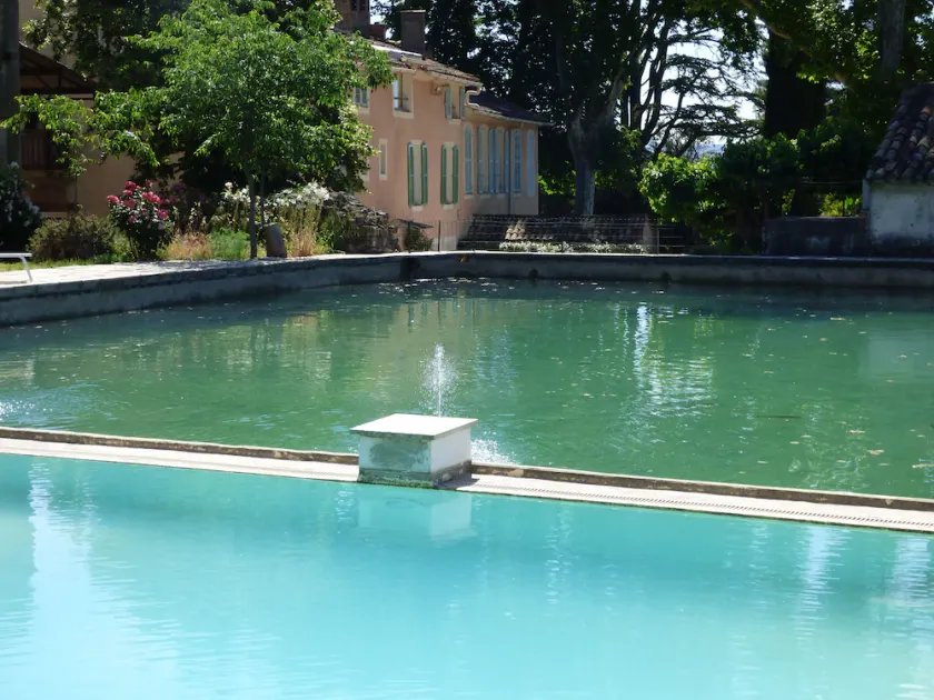 Chateau Nestuby - Image 1