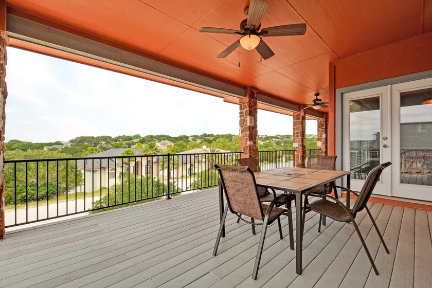 Open & Airy Lake Travis  3 Bedroom Home - Image 1