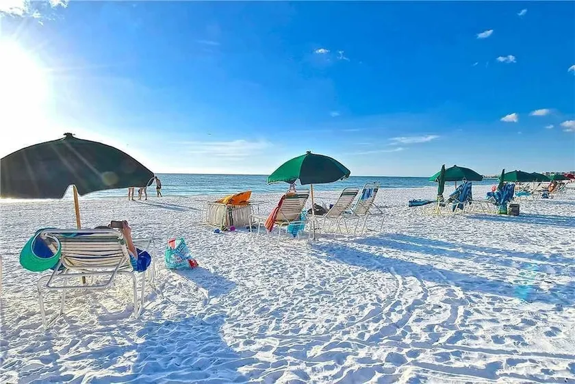 Village des Pins 3645, 2 Bedrooms, Pool Access, WiFi, Hot Tub, Sleeps 4 - Image 1