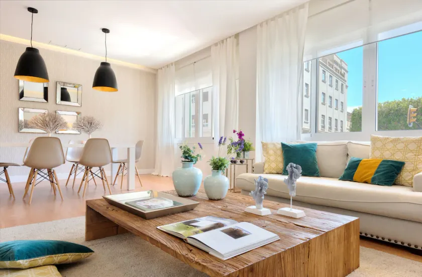 Beautiful 3 BD apartment 2 minutes walking to the beach. Paseo de Reding - Image 1