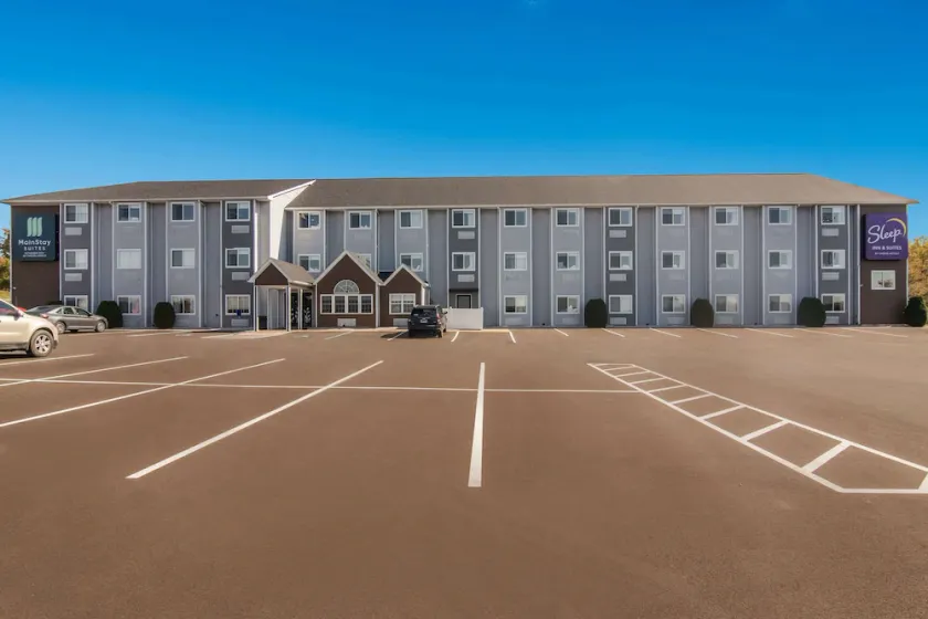Sleep Inn & Suites Clarion, PA near I-80 - Image 1