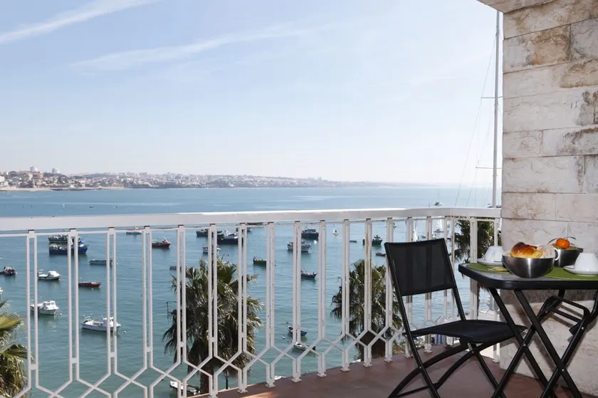 Remarkable view over Cascais Bay - Image 1