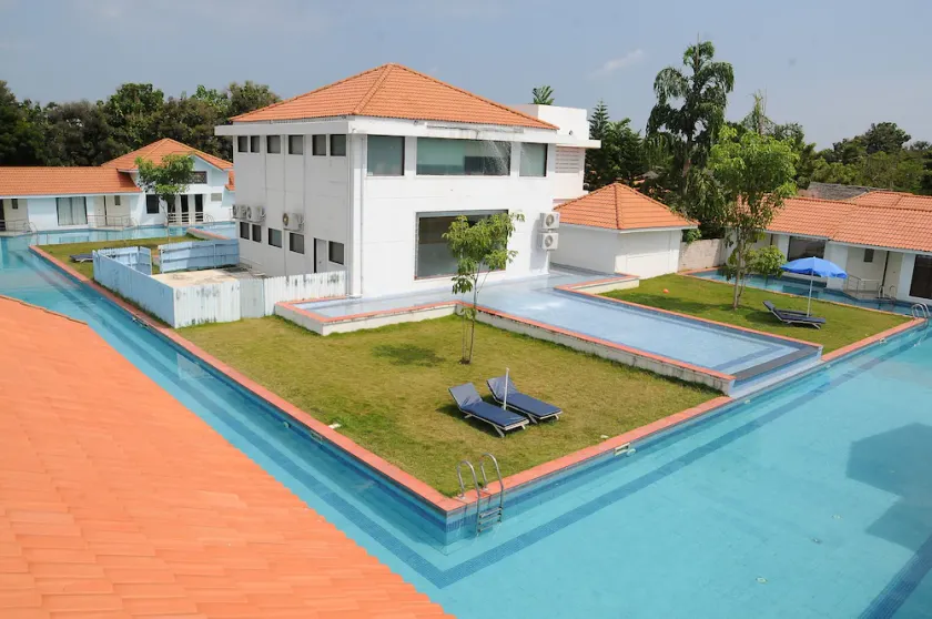 Village Retreat - Image 1