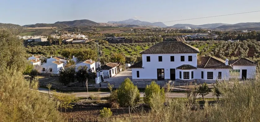 Hotel Puerta de la Sierra - Image 1