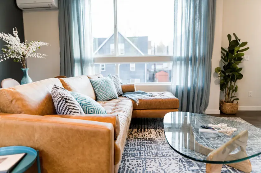 Sky Mark Lux 1 - Modern Elegance In Downtown Seattle - Image 1