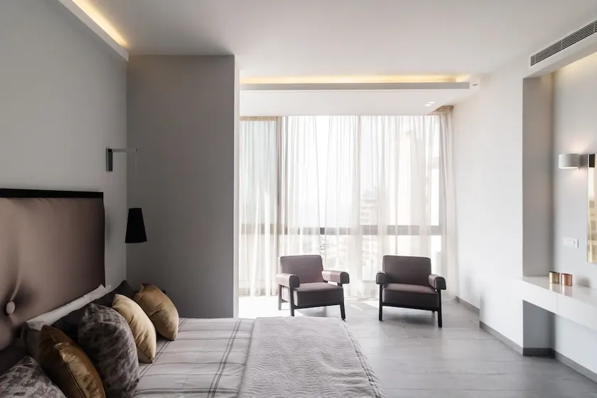 Luxury Sea View Apartment - Image 1