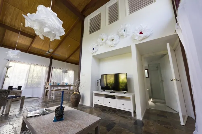 Garasu Lodge - Image 1