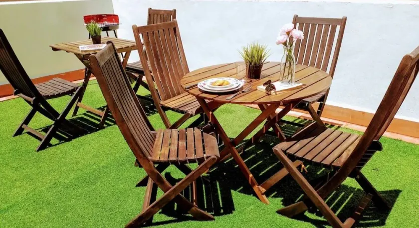 LARGE Apartment with large and sunny Terrace - Garden , ALICANTE CENTER - Image 1