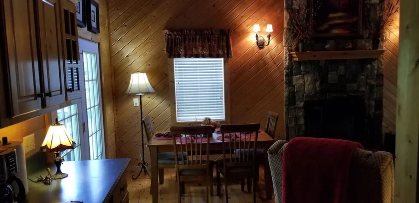 Iris At Blairsville 2 Bedroom Cabin by Redawning - Image 1