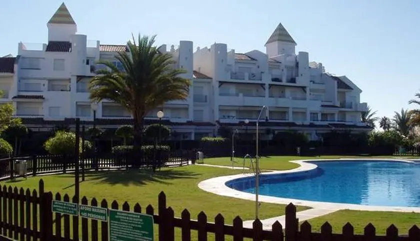 2 bedrooms appartement at Rota 400 m away from the beach with lake view shared pool and furnished te - Image 1