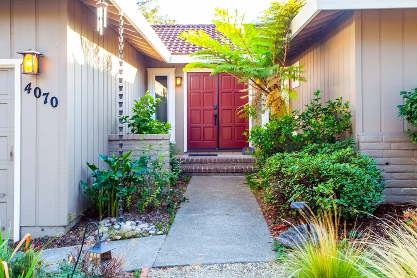 Casa Bella: Serene & Welcoming In Santa Rosa! 3 Bedroom Home by Redawning - Image 1