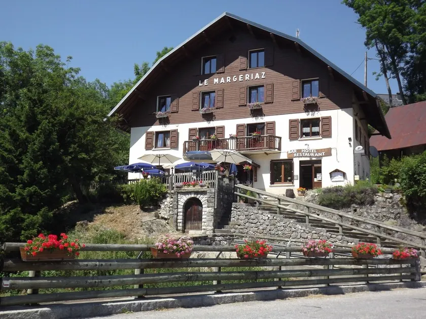 Bar Hotel Restaurant le Margeriaz - Image 1