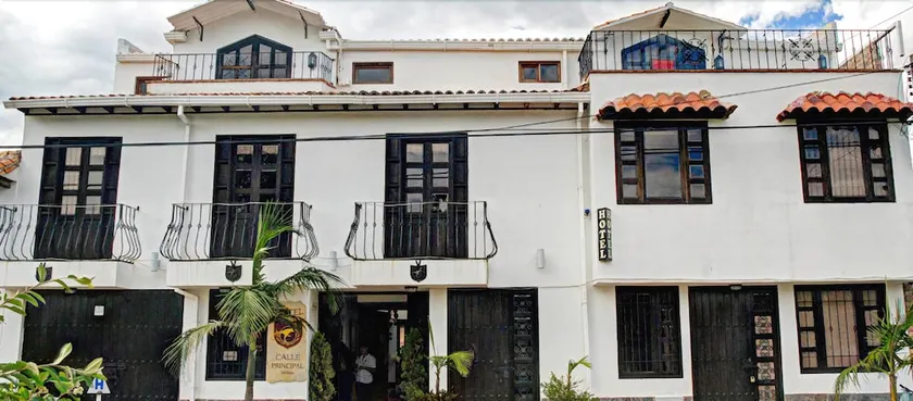 Hotel Calle Principal - Image 1