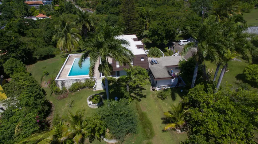 Burlingames Villa - Image 1