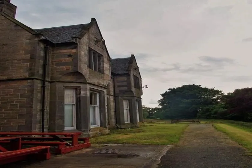 Almond House Lodge - Image 1