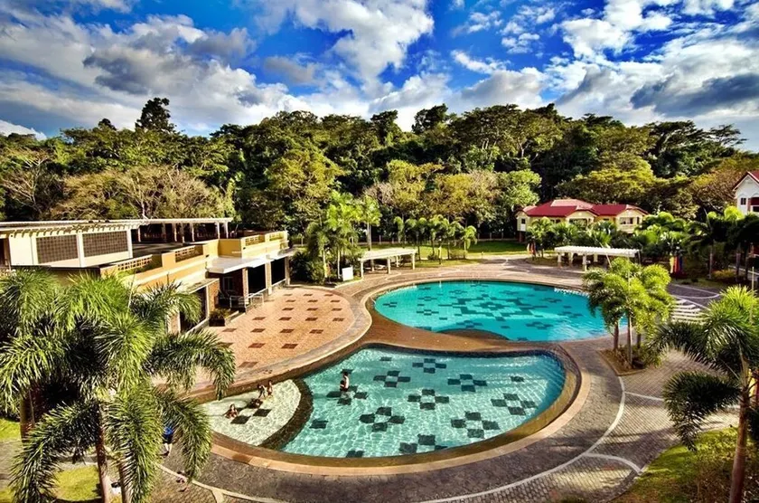 Subic Holiday Villas - Image 1