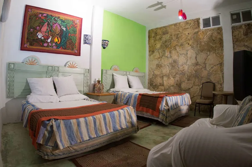 Hotel Tulum Iguanas - Image 1