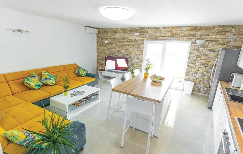 Stunning Home in Milna With 6 Bedrooms, Wifi and Outdoor Swimming Pool - Image 1