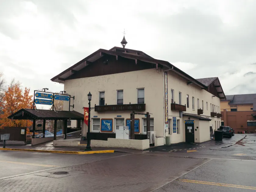 Adventure Inn - Image 1