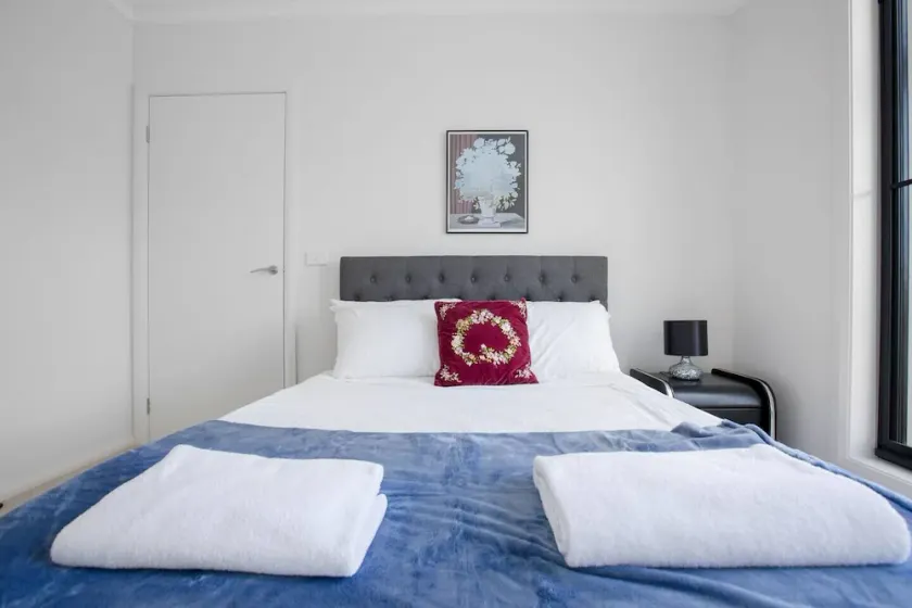 Captivating Large 4br@narre Warren - Image 1