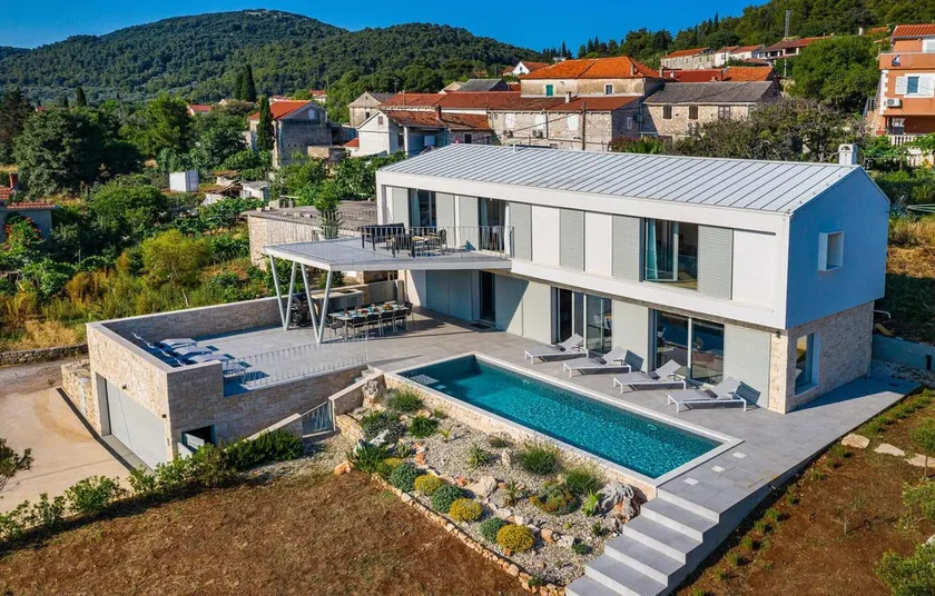 Beautiful Home in Zman With 3 Bedrooms, Wifi and Heated Swimming Pool - Image 1