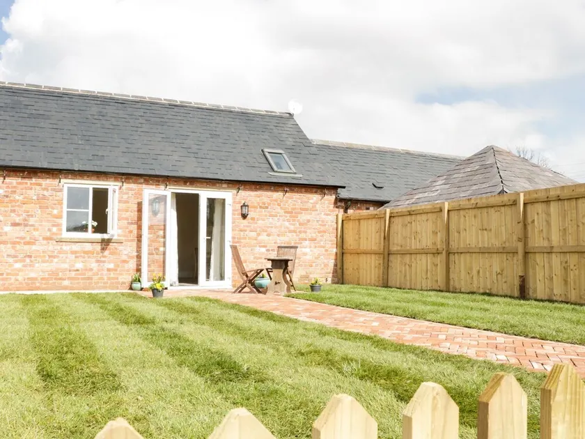 Middle Cottage - Image 1