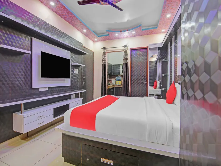 Flagship Royal Mini Guest House Near Najafgarh Metro Station - Image 1