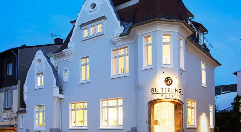 BUITERLING Hotel - Image 1