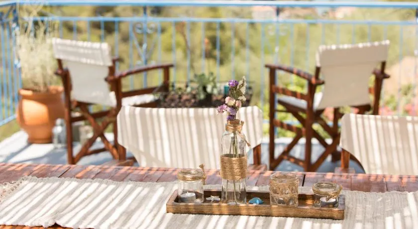 AGIAZI Poros Summer House - Image 1