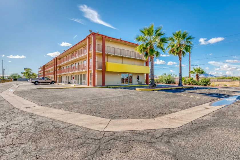 Hotel Tucson Downtown - Image 1