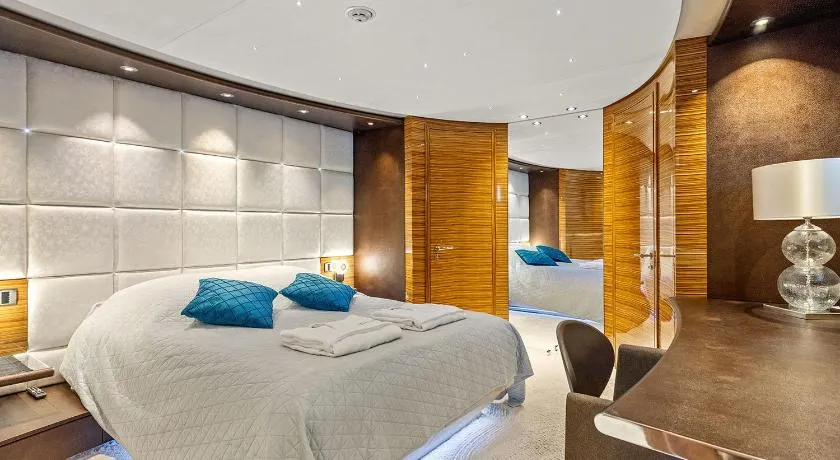 Trackside superyacht VIP Cabin - TIAMAT - Image 1