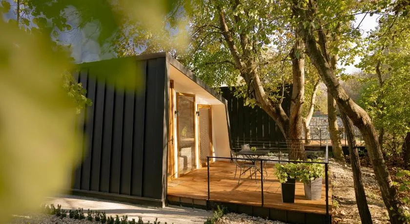 Blisku do Gradot - Riverfront Luxury Cabins - Image 1