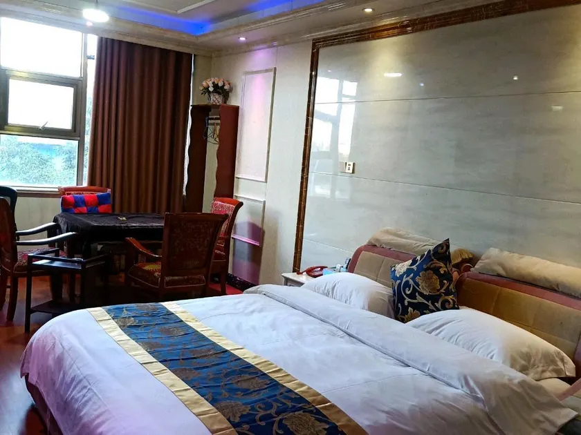 Suining Pearl Business Hotel - Image 1