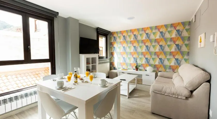 Apartamentos Turísticos San Lorenzo - Image 1