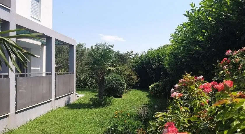 Enelani Apartments - Image 1