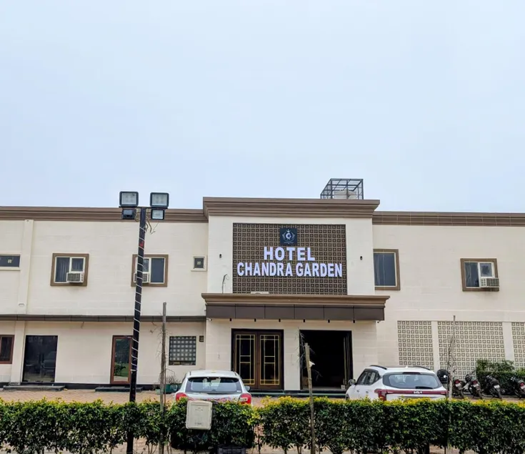 OYO 27686 Hotel Chandra Garden - Image 1