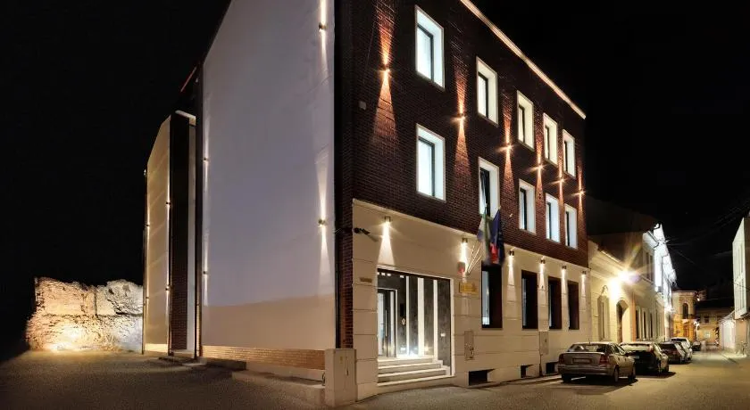 Dominus Residence - Image 1