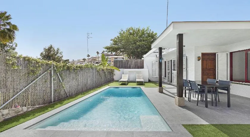 Casa con piscina privada en Sitges - Image 1