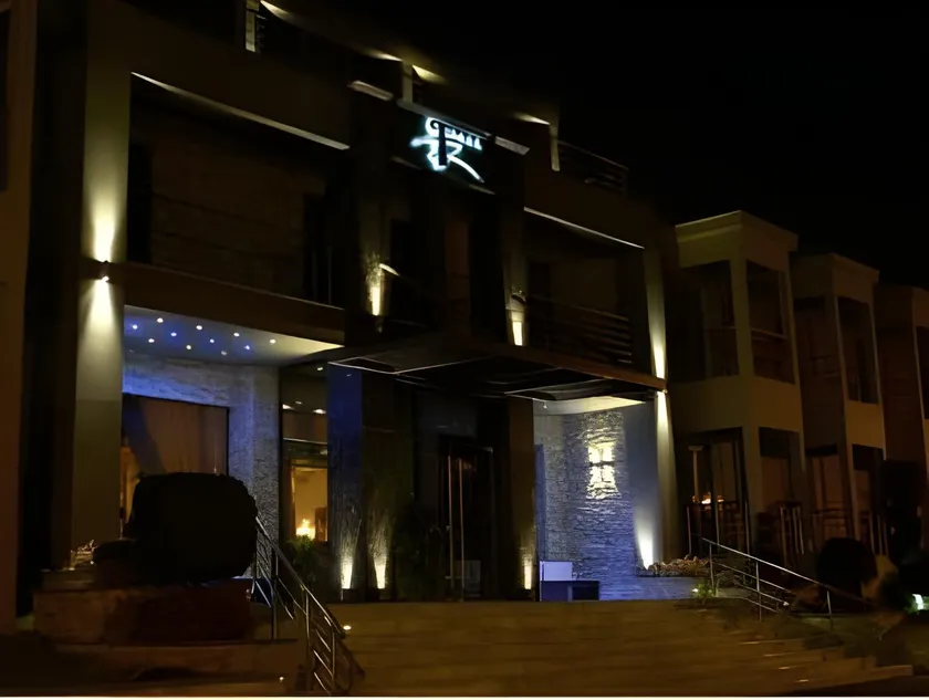 Kristonia Hotel Suites - Image 1