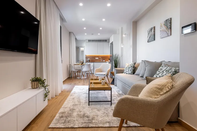 Stylish 1BDR Penthouse with Roof Terrace - Image 1