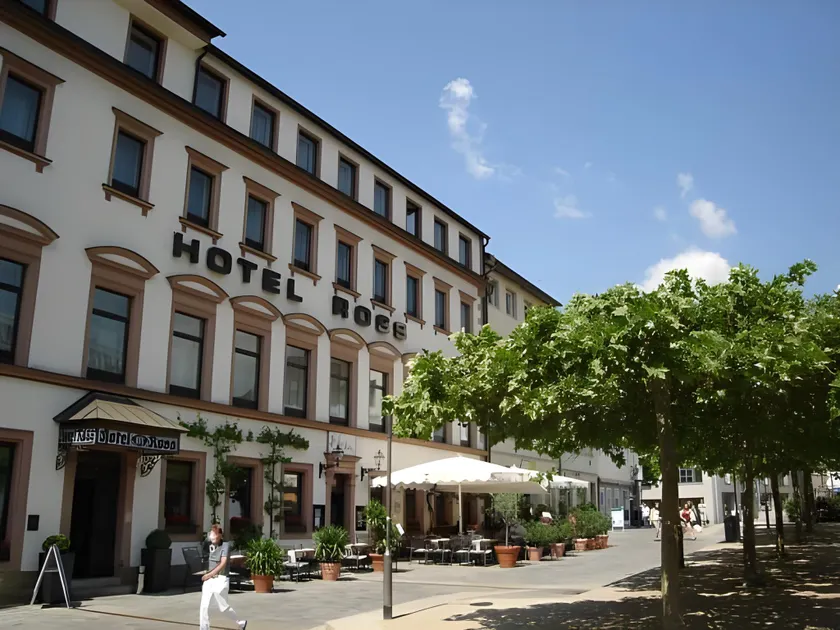 Hotel Ross - Image 1