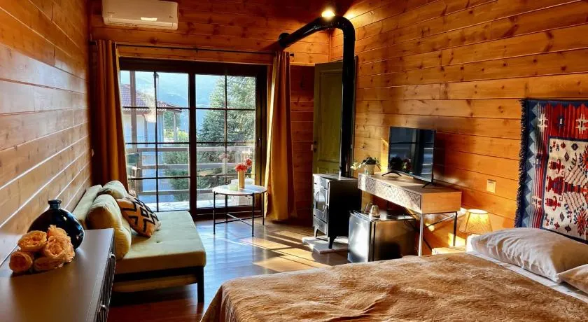 ANDRIANA Mountain Home - Image 1